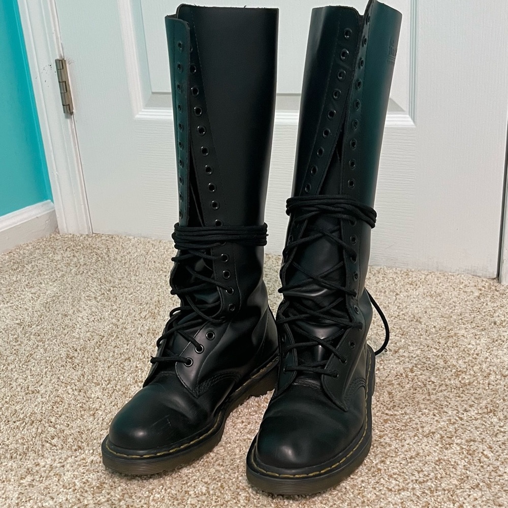 Dr. Martens 20-Eye Boots, Women’s US Size 8, Men’s Size 7, Black